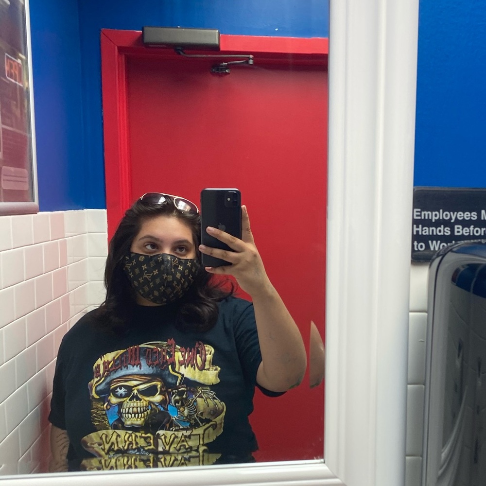 Meet your Posher, Heysa